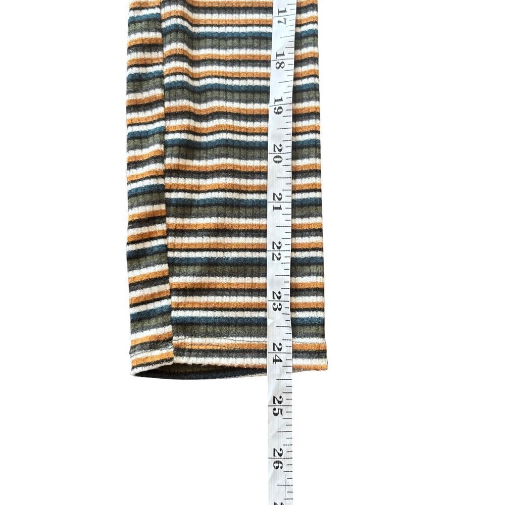 Gaze Women's Cropped Stripped Multicolor Top - Picture 6 of 7